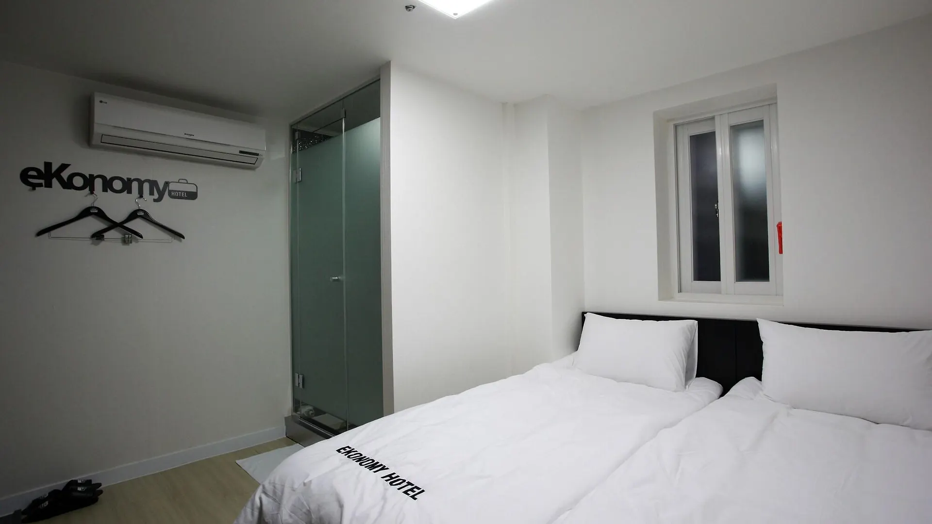 Ekonomy Hotel Myeongdong Premier Seoul South Korea