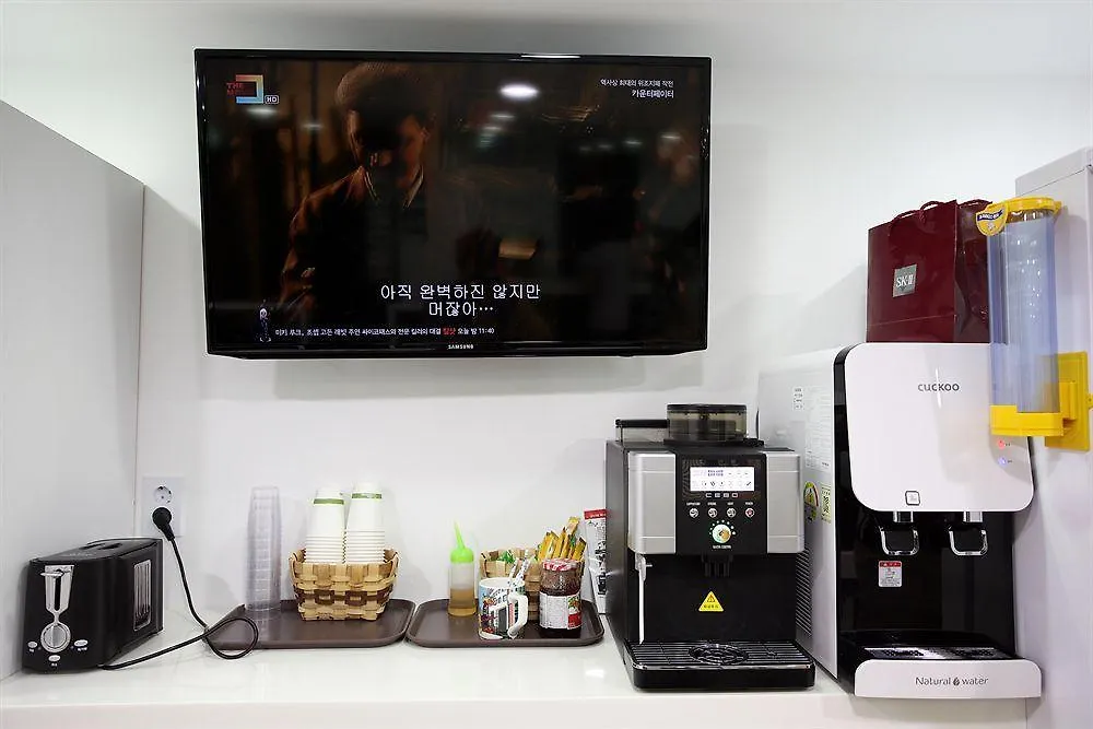Ekonomy Hotel Myeongdong Premier Seoul Hostel