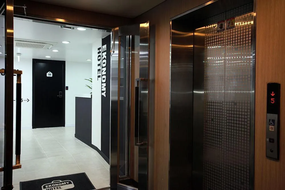 Hostel Ekonomy Hotel Myeongdong Premier Seoul