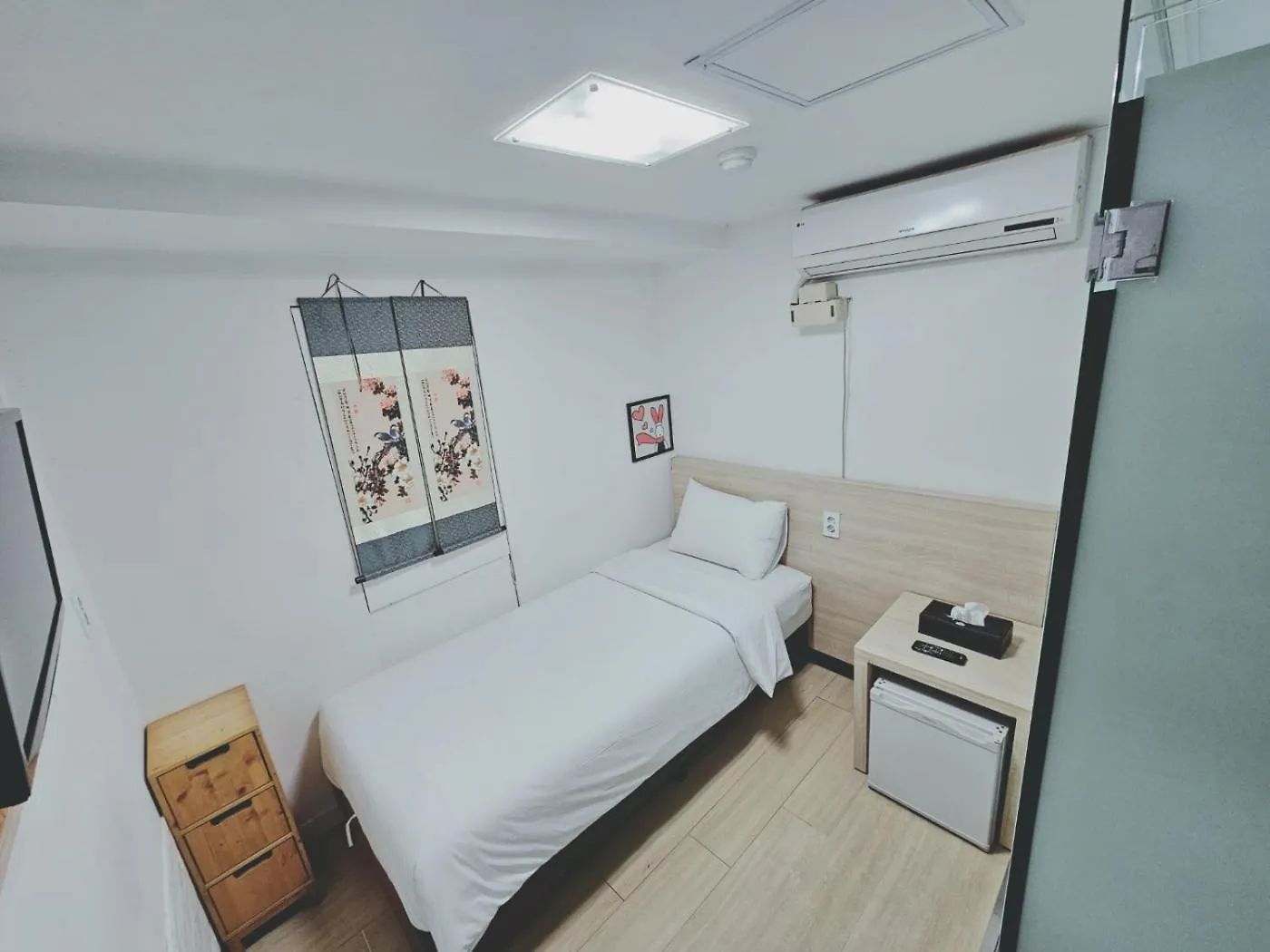 Hostel Ekonomy Hotel Myeongdong Premier Seoul