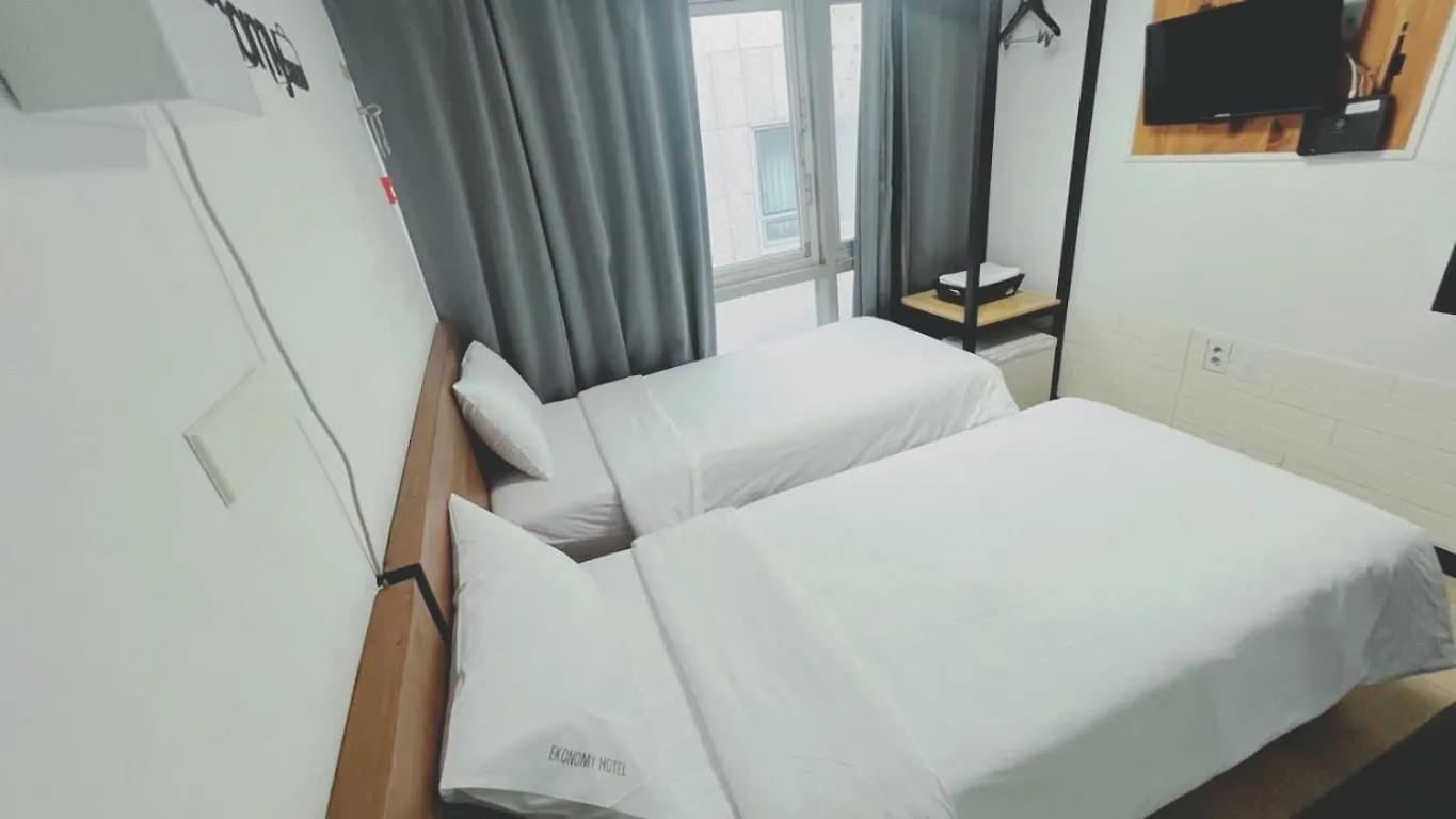 Ekonomy Hotel Myeongdong Premier Seoul Hostel